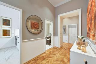 Diplomatic district apartment, 6 stops to center - 4