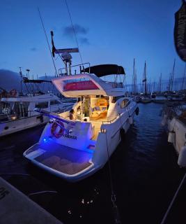 Luxury experience on a 16-meter Azimut yacht - 9