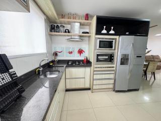 Apto a 70 Metros da Praia de Bombinhas - 9