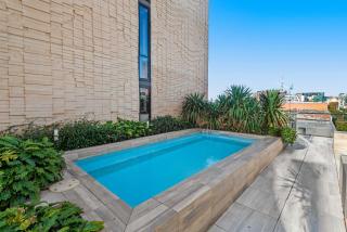 Charming 1-Bed Apartment with a Balcony - 5