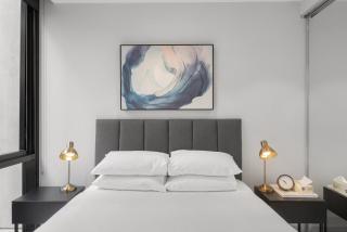 Charming 1-Bed Apartment with a Balcony - 2
