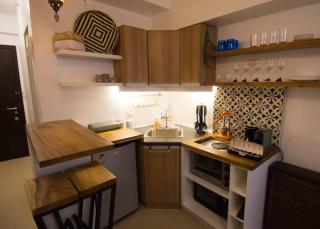 Janet's Condo at Clark - 5