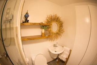 Janet's Condo at Clark - 3