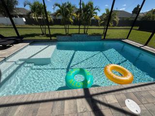 Brand New Luxury 4 bedroom heated pool home - 7