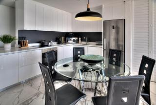 Horizon Bay 1302 Loadshedding Free APT by HMH - 5