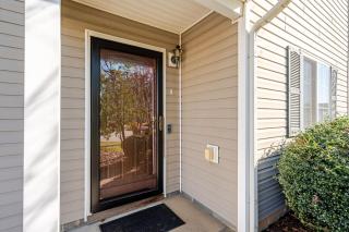 A Rare Gem In The Ville - 7