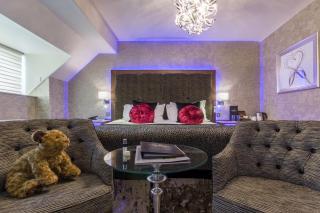 The Cranleigh Boutique - 6