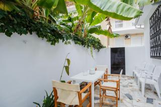 Elegant Private Residence in the Heart of the City 200m from the Beach - 1