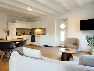 Charmante Ferienwohnung mit Terrasse - nur 50m zum Strand mit eigenem Parkplatz und Fahrradunterstellmöglichkeit - 2