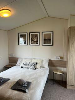 Two Bedroom Caravan on 7 Lakes Country Park - 3