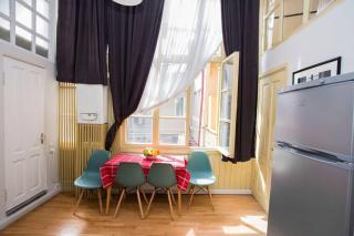 Charming 2BR Apartment In Old Tbilisi - By Wehost - Tiflis - 2