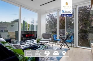 Stylish 2BDR Apartment With Cinema, Gym and Free Parking By Aurora WorkNest Short Lets & Serviced Accommodation London - 0