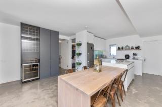 Modern Sea View Retreat with Pool & Inverter Horizon Bay 1405 - 0