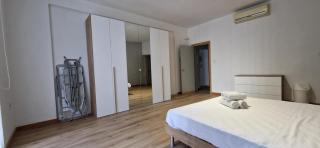 Spacious, Central Apt, Sleeps 5 - 2