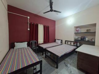 Urban Ladies Hostel at Chinar Park - 6