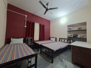 Urban Ladies Hostel at Chinar Park - 5