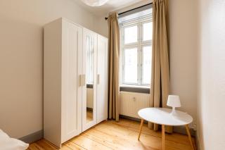 Authentic Copenhagen Apartment for 4 Guests - 2