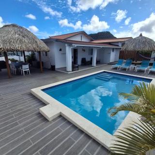 Caribbean Breeze-4 bedroom 4 ensuite bathrooms - Oranjestad - 9