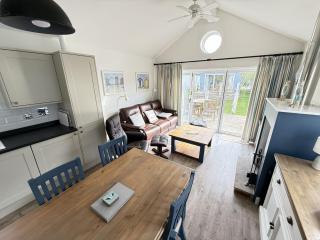 Puffin Lodge - 3
