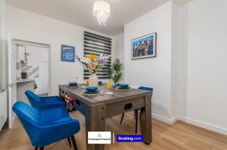 Modern 2BDR House By Prospergress Property Short Lets & Serviced Accommodation Coventry With Free Parking, Games and Near University Hospital, Coventry City Centre - 5