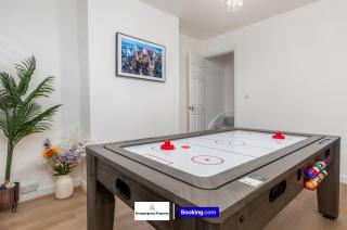 Modern 2BDR House By Prospergress Property Short Lets & Serviced Accommodation Coventry With Free Parking, Games and Near University Hospital, Coventry City Centre - 4