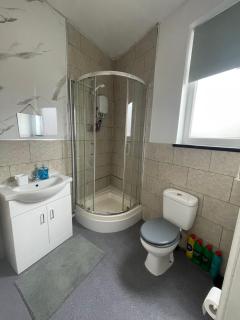 Self-Contained Studio with kitchen & bathroom - Warm Welcome Inn , Stirchley - 2