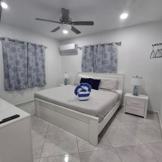 Caribbean Breeze- 4 Bedroom- 4 ensuite bathrooms - 1