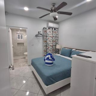 Caribbean Breeze- 4 Bedroom- 4 ensuite bathrooms - 3