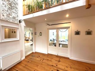 6BR Designer Home with SEPARATE 2BR Guesthouse OPTION - 2