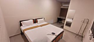 Super Collection O Trivandrum Airport - 5