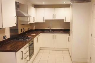 3 Bed Lego Themed Home - Sleeps 6 - Wifi Parking - 1