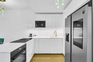 Skypark's Modern Suite - 9