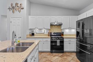 The Deserts Best Kept Secret by Navigate Stays - 3