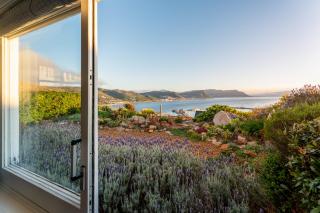 Spectacular Sea Views Holiday Home - 4