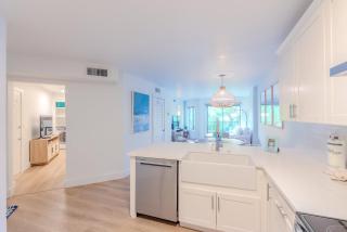 Bright Coastal Retreat Villa Near Coligny & Beach - 6