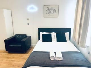 Bright studio flat in Good location - 4