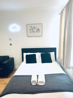 Bright studio flat in Good location - 1