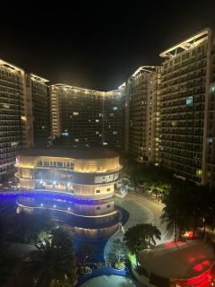 Zelle Luxxe Staycation Azure Resort - 6