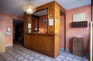 Les Ambassadeurs Logis Hotels et Restaurant - 8