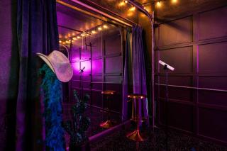 Club Fritz - Karaoke Lounge Pool & Hot Tub - 3