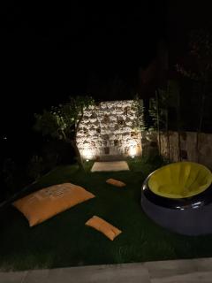 Designer Studio Pool & Views - 4