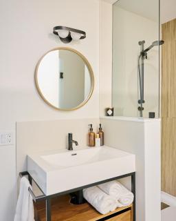 Inn The Orchard, Valley View, Modern Container - 1