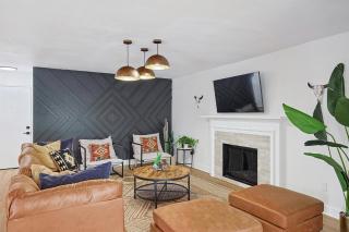 5BR w Backyard Paradise Pool Cinema Games - 3