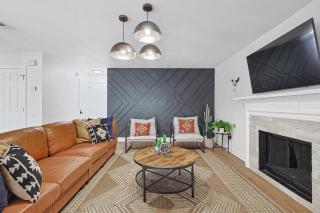 5BR w Backyard Paradise Pool Cinema Games - 2