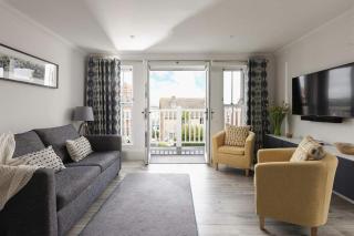 5 The Lookout - 2 bed apartment with parking, balcony & sea views - 9