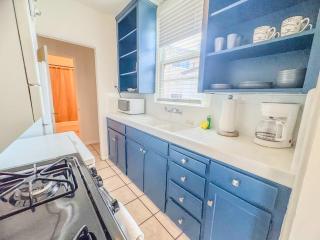 Orange Grove Cottage in Bankers Hill - 6