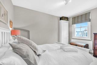 Beautiful family home in Parsons Green - 4