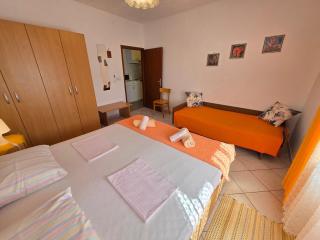 DOBRILA NV Apartment with terrace and sea view - 1