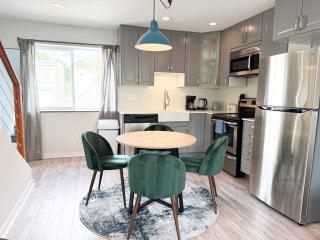 Charming B&B Mezzanine with Free Parking! - 8