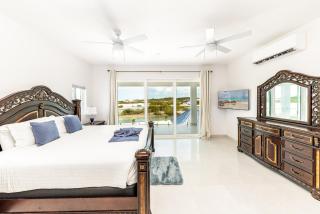 New Unique Villa Blue Top! 2 Bedroom Waterfront - 6